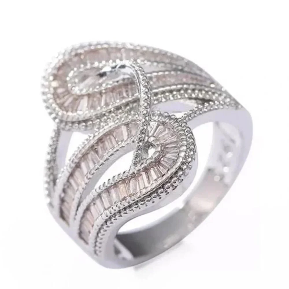 STERLING SILVER DIAMOND RING, CUTE RING, SHINY RING. - Picture 5 of 5